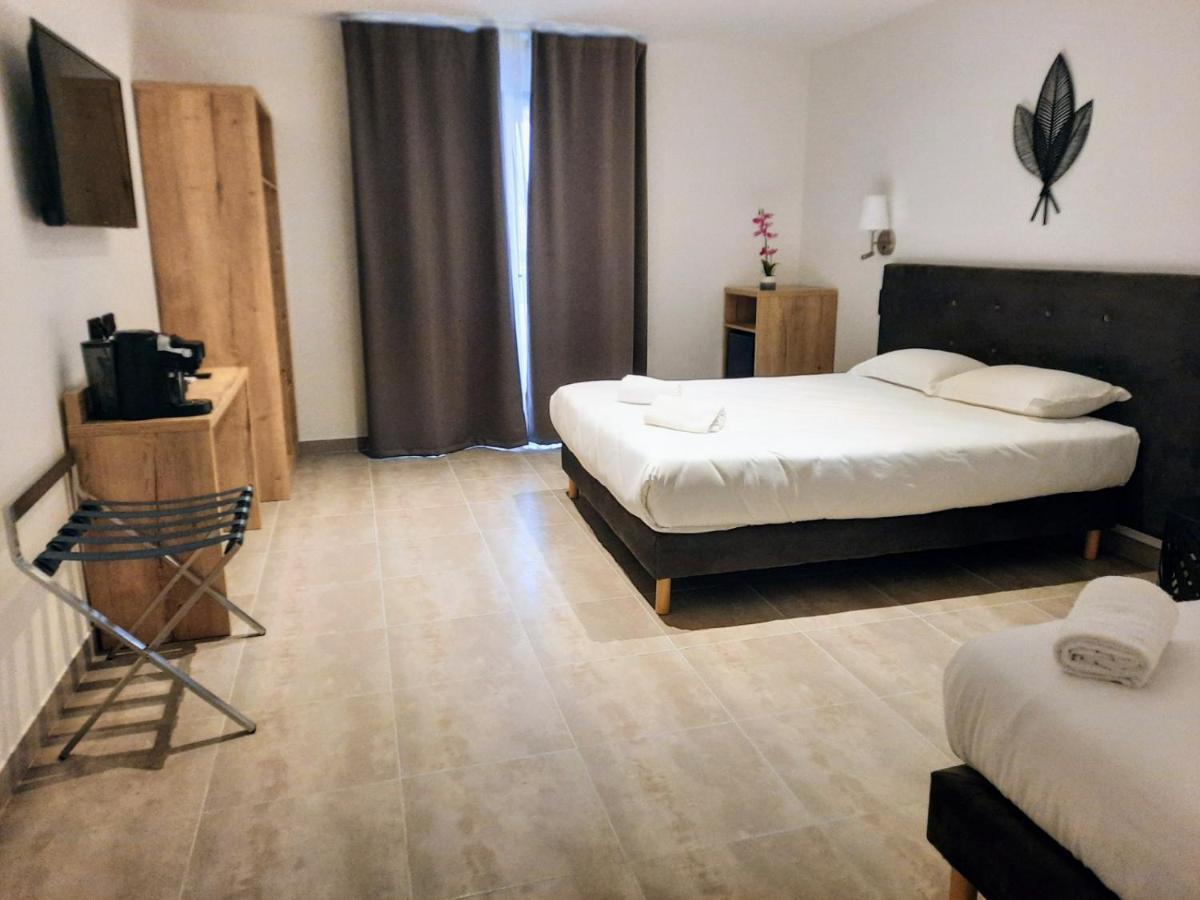 Chambre Triple - Accessible aux Personnes à Mobilité Réduite