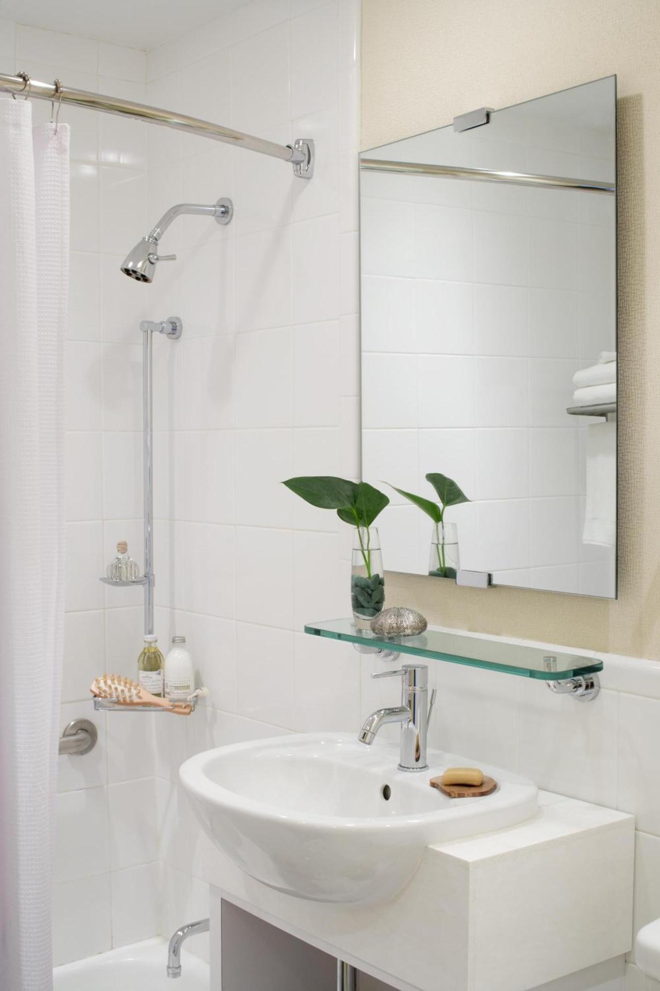 Junior Suite with Two Beds - Accessible,918330646:JPEG
