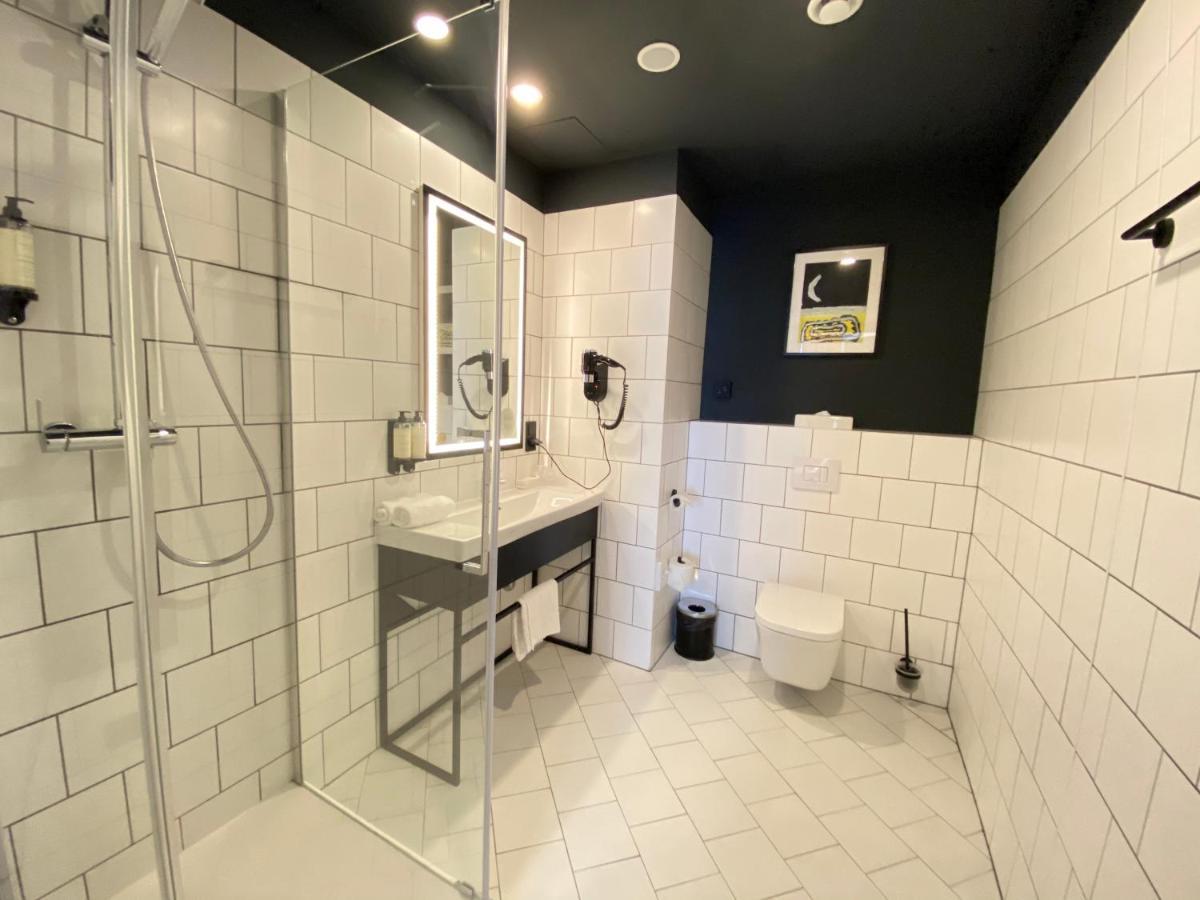 Standard Single Room,1084555396:JPEG