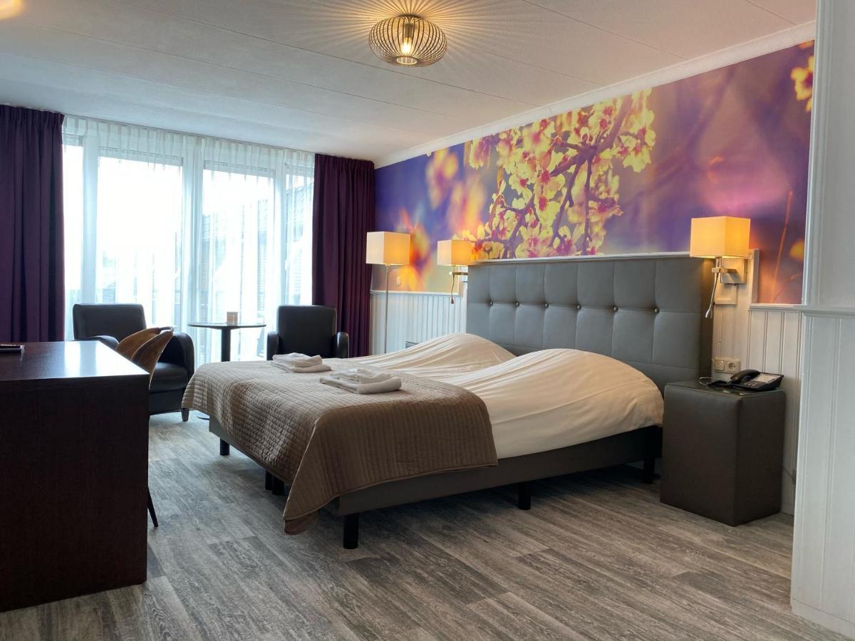 Double Room Bath or Shower