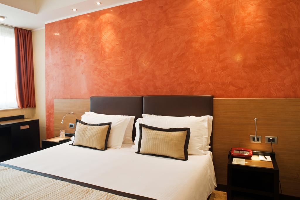 Superior Single Room,682333296:JPEG