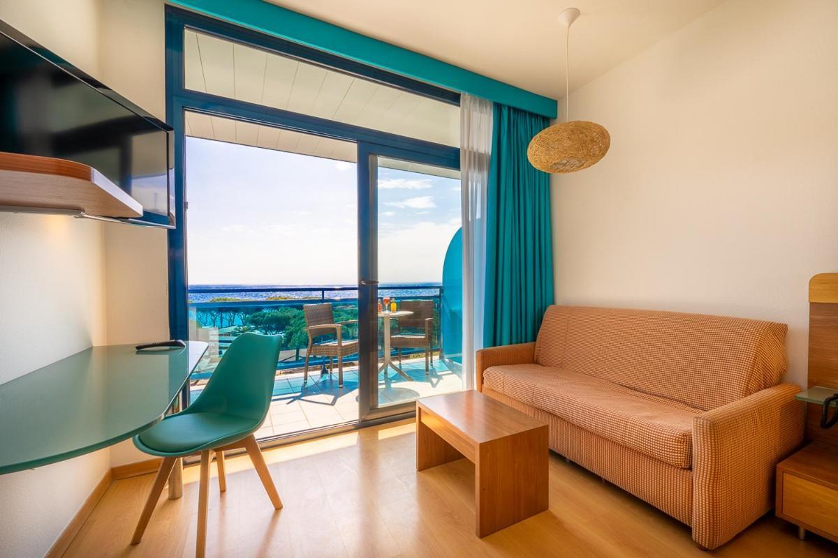 Quadruple Room with Sea View (2 Adults + 2 Children),1639582869:JPEG