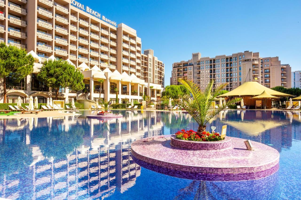 Deluxe Double Room Pool View