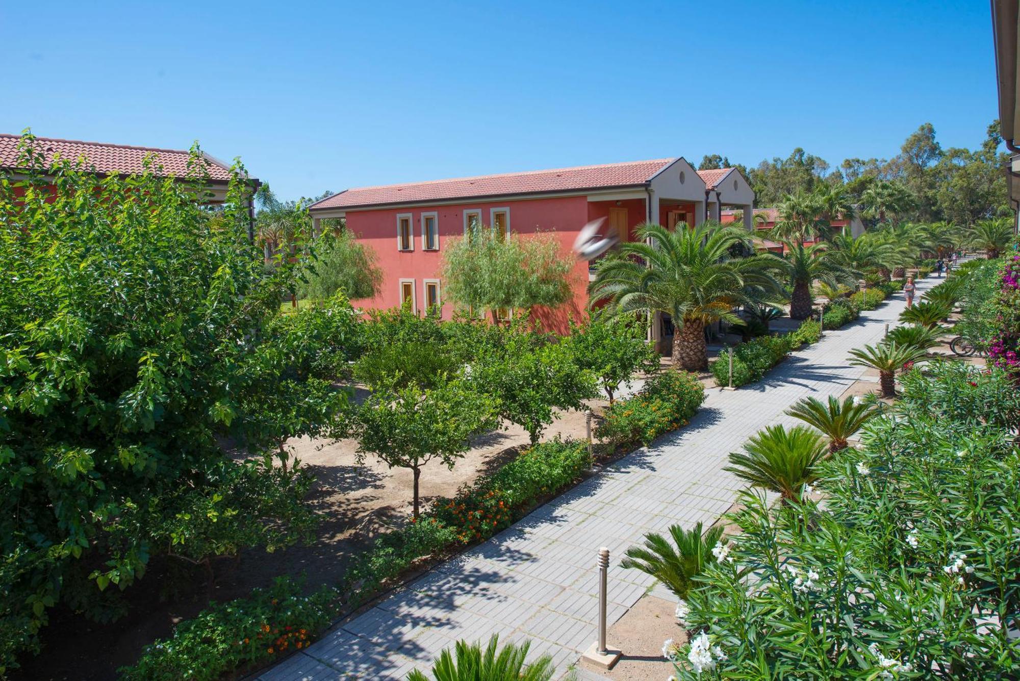 Classic Triple Room (2 Adults + 1 Child),1540599817:JPEG