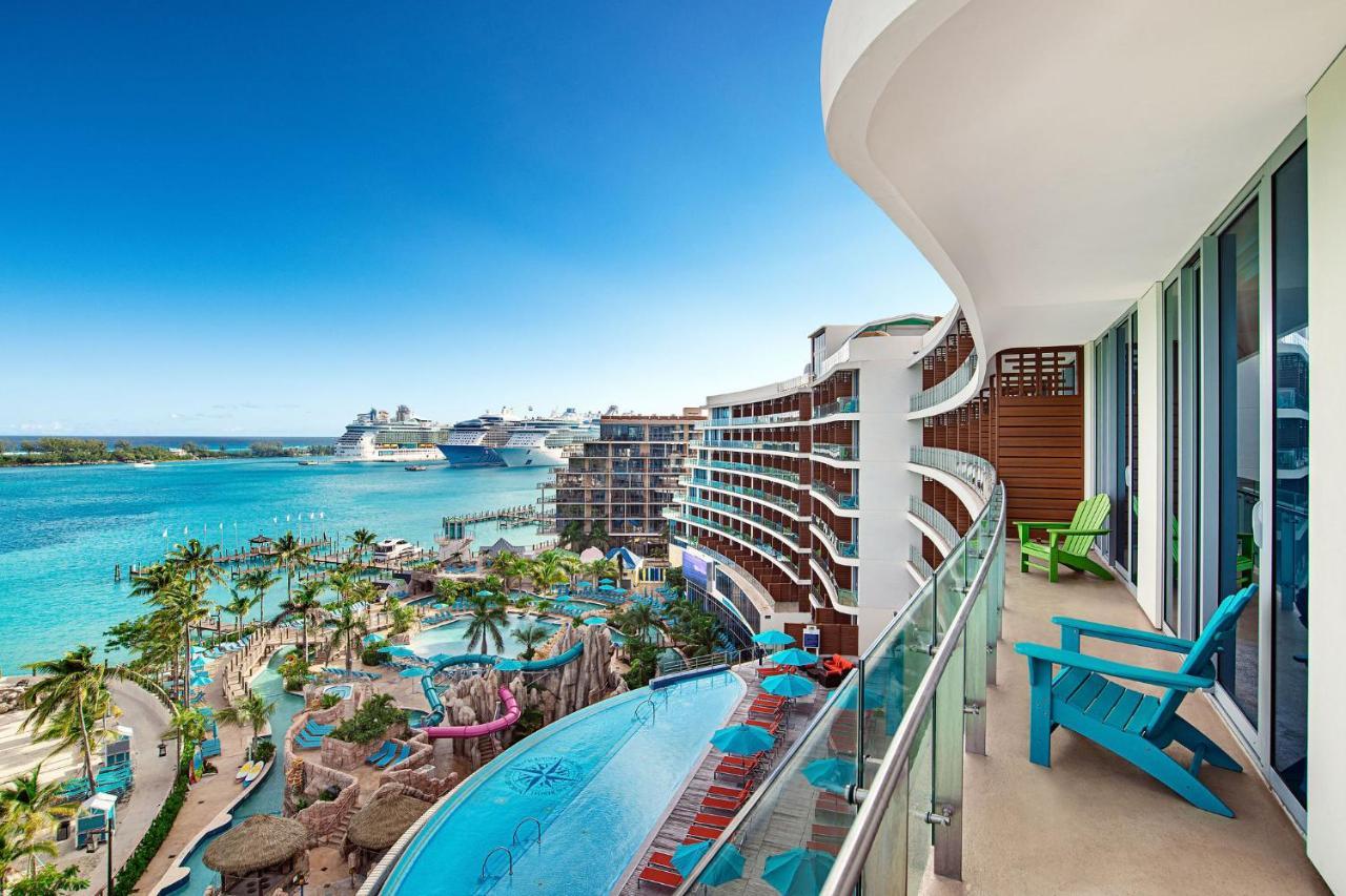 Deluxe tweepersoonskamer met balkon en uitzicht op zee