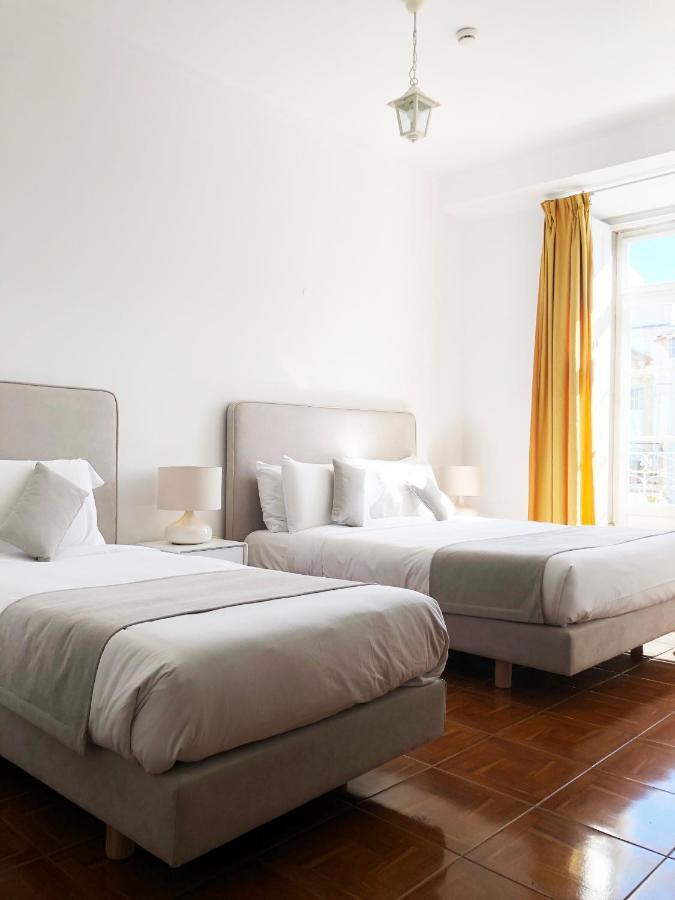 Superior Family Room,1527342100:JPEG