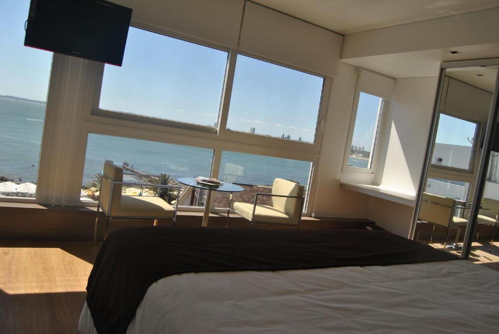 Executive Suite,11804105:JPEG
