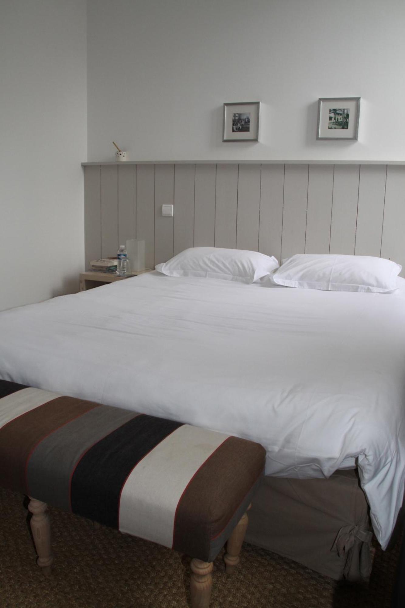 Large Double Room,663698028:JPEG