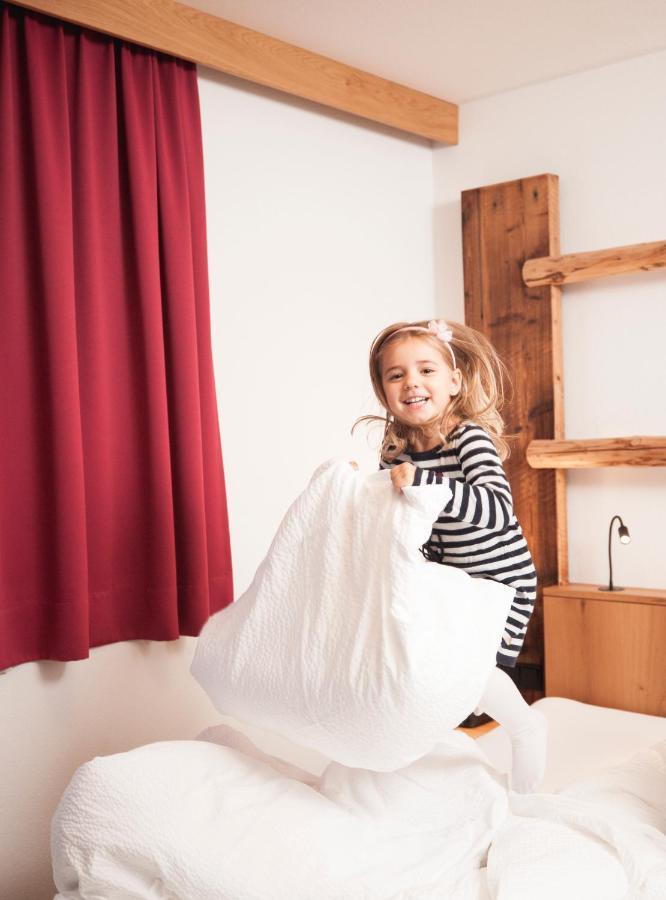 Familiensuite mit Balkon (4 Erwachsene + 2 Kinder)