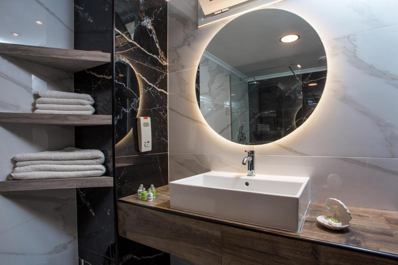 Double Room with Mountain View,1196898460:JPEG