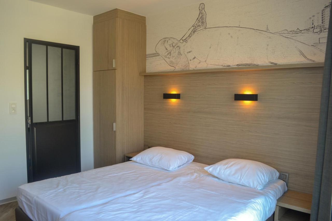Chambre Double - Vue Latérale sur Mer