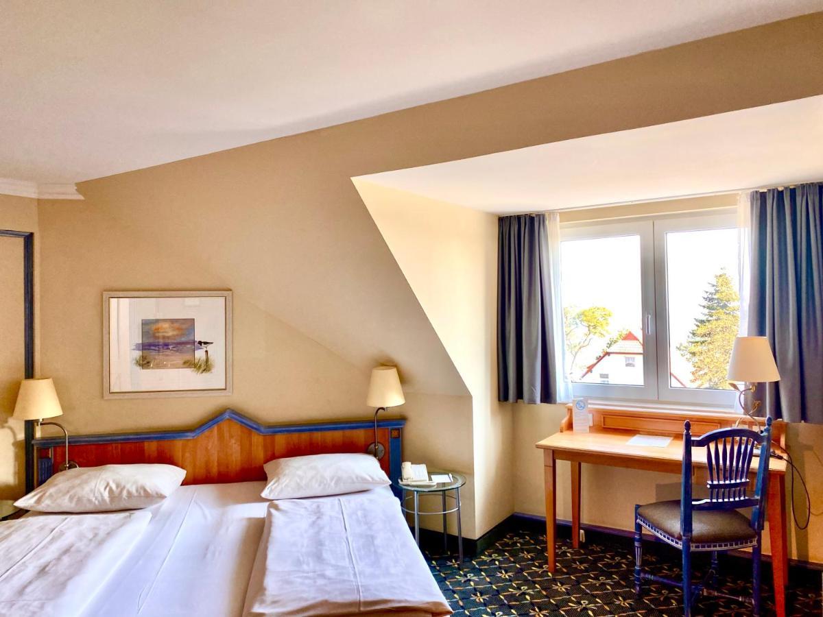 Deluxe Room,1597547888:JPEG