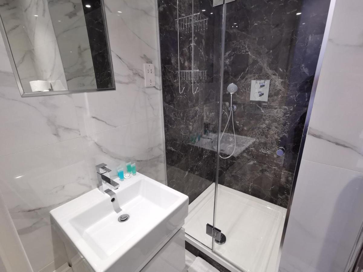 Single Room Private Bathroom
