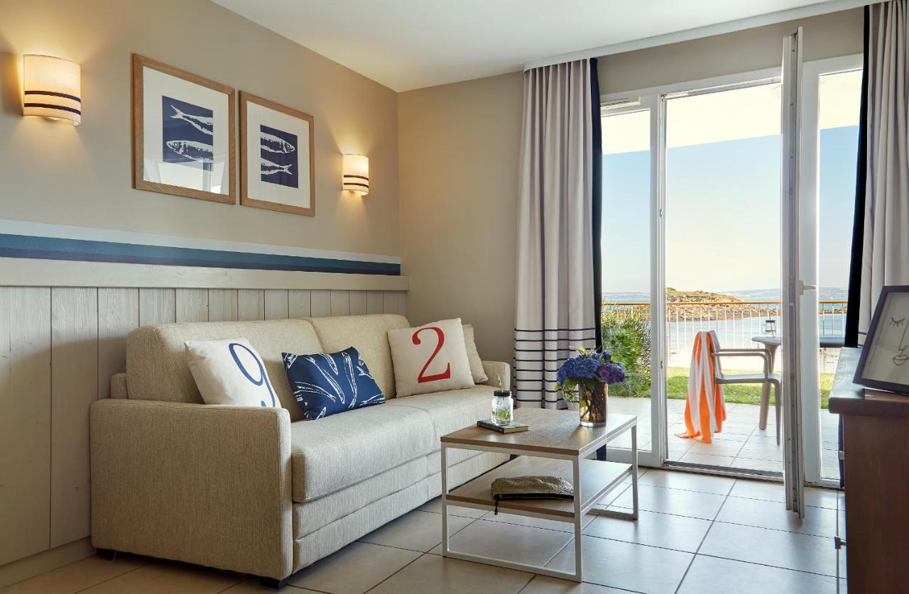 One-Bedroom Apartment Terrace or Balcony Open Sea View Seafront,1259082040:JPEG