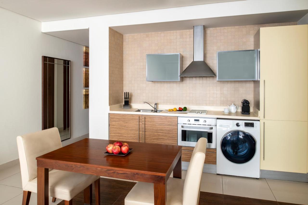 Deluxe Studio Apartment beach access