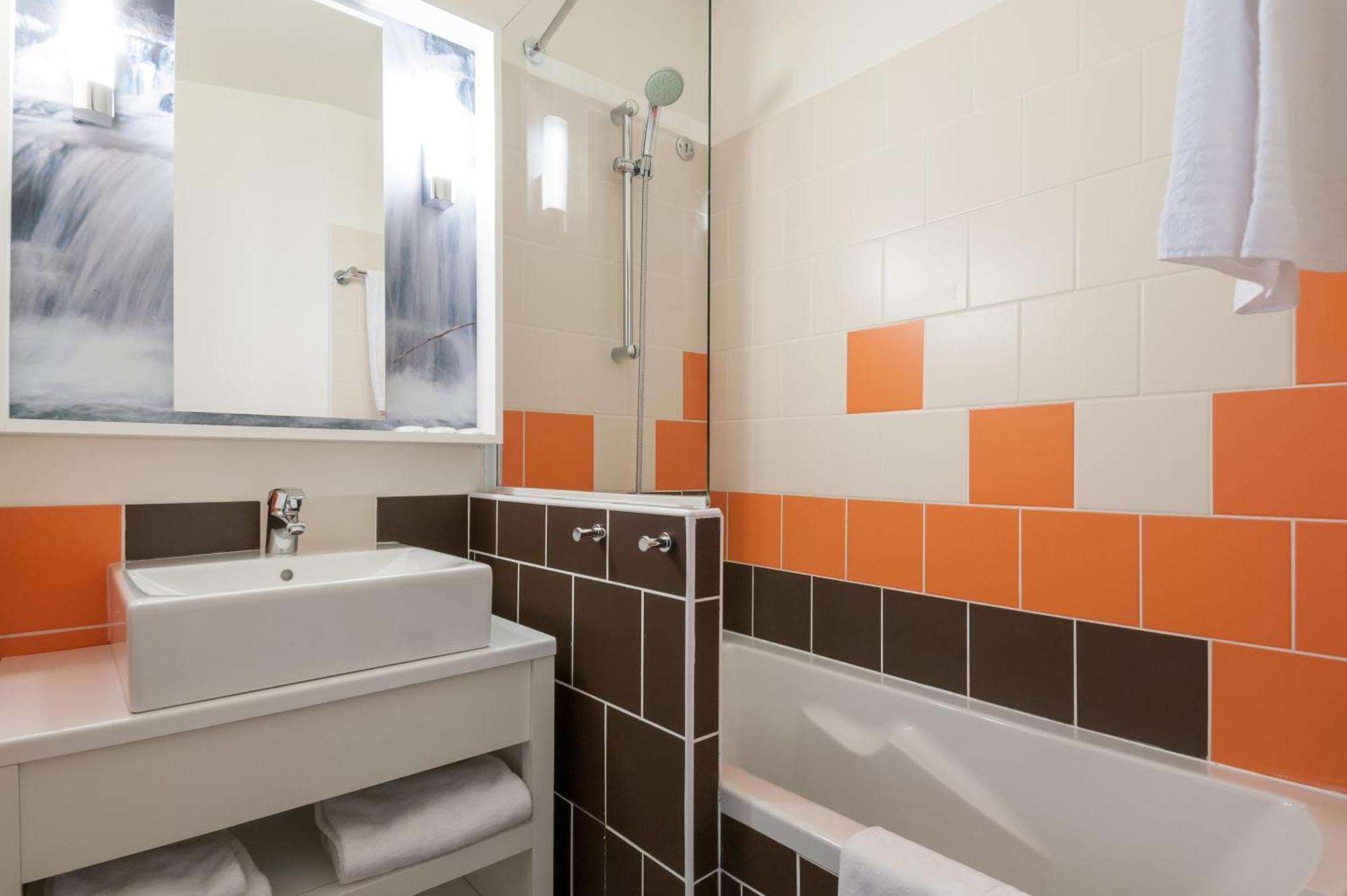 One-Bedroom Apartment (4 People),1636749404:JPEG