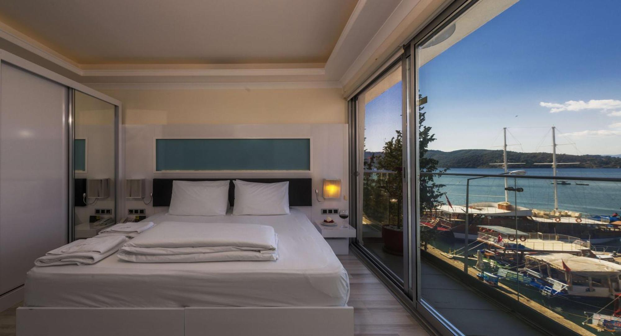 Room with Sea View,1275144565:JPEG