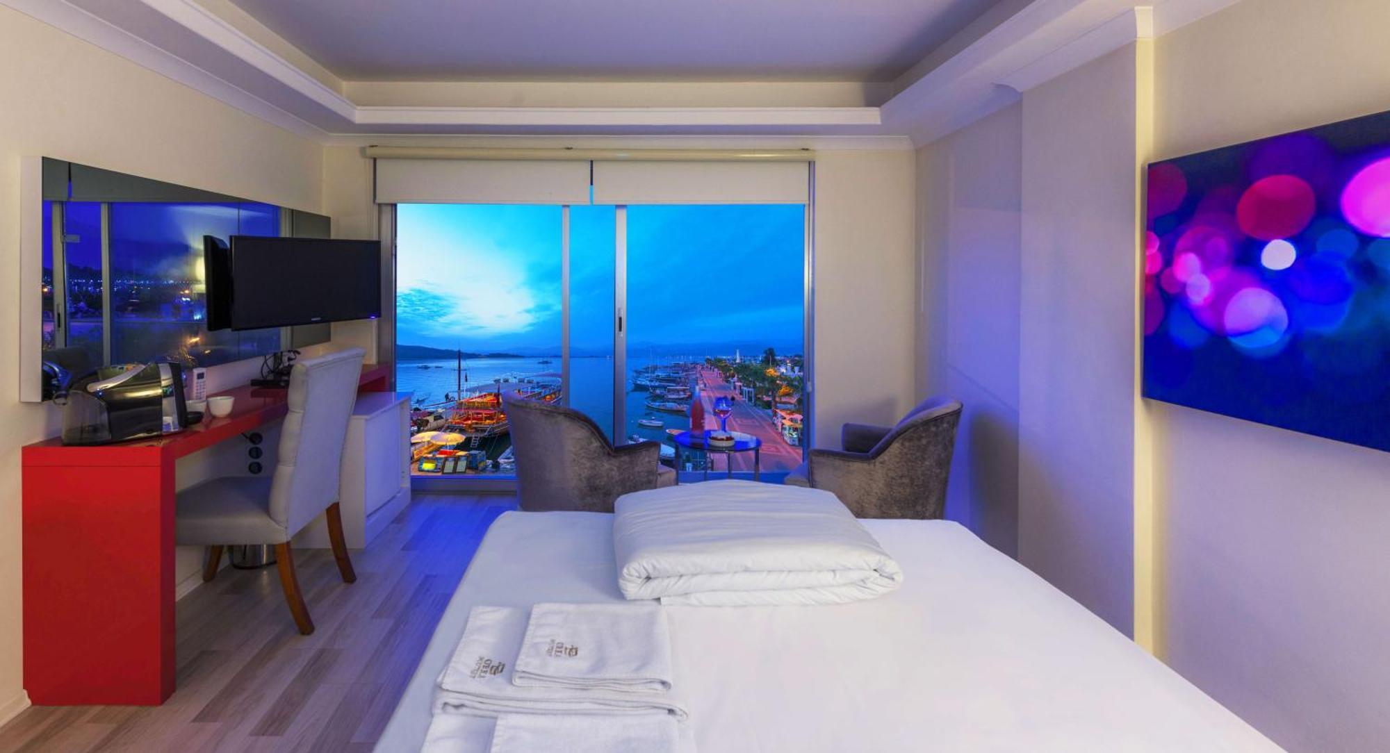 Large Room with Sea View,1275144259:JPEG