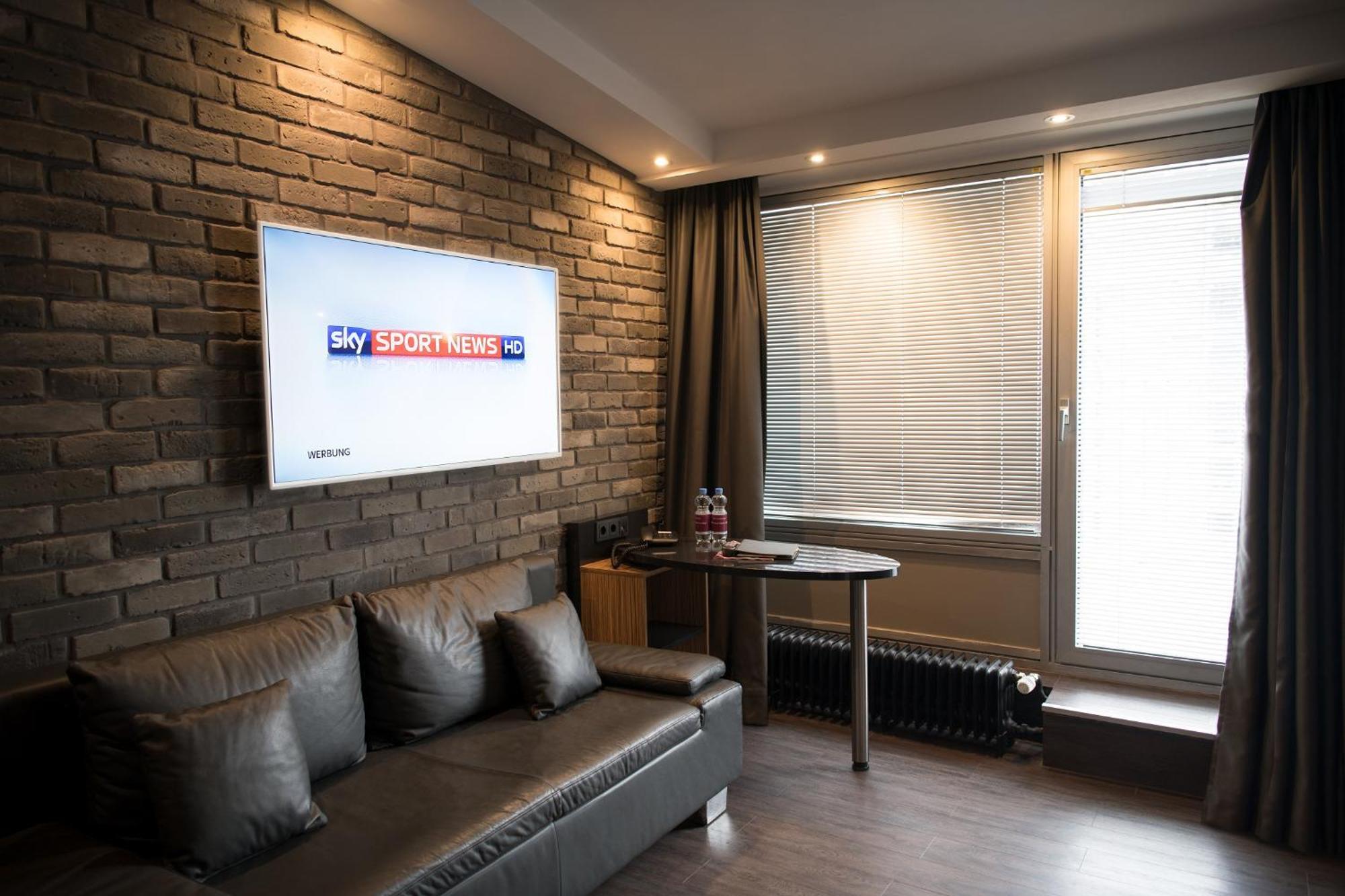 superior double room air condition