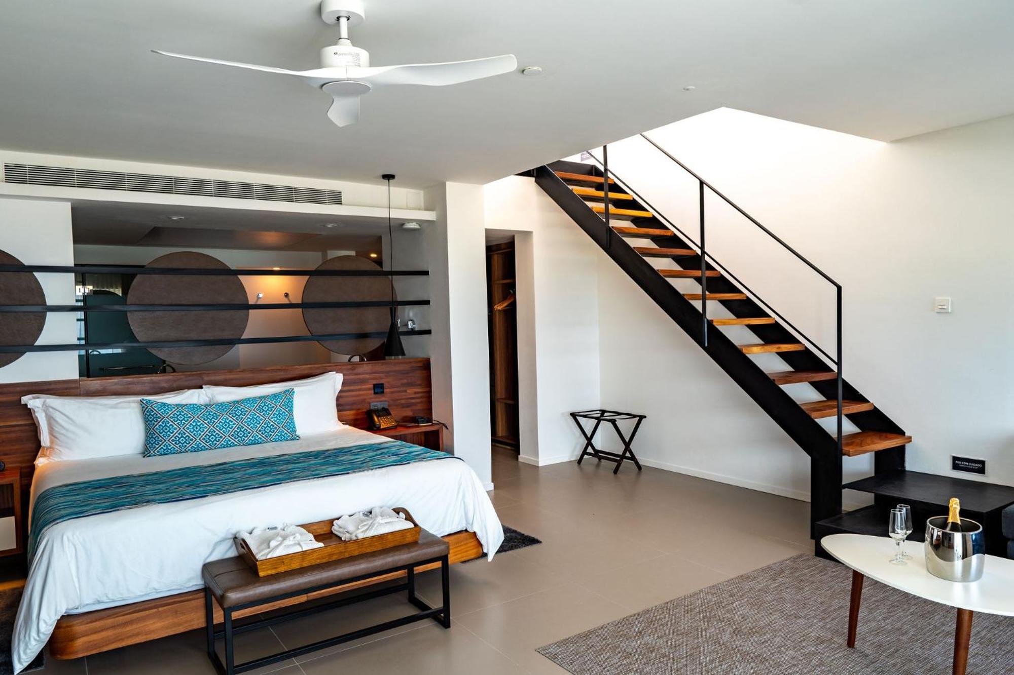 Elegance Club Suite met Dompelbad (Alleen voor Volwassenen, 18 +) - Gratis WiFi