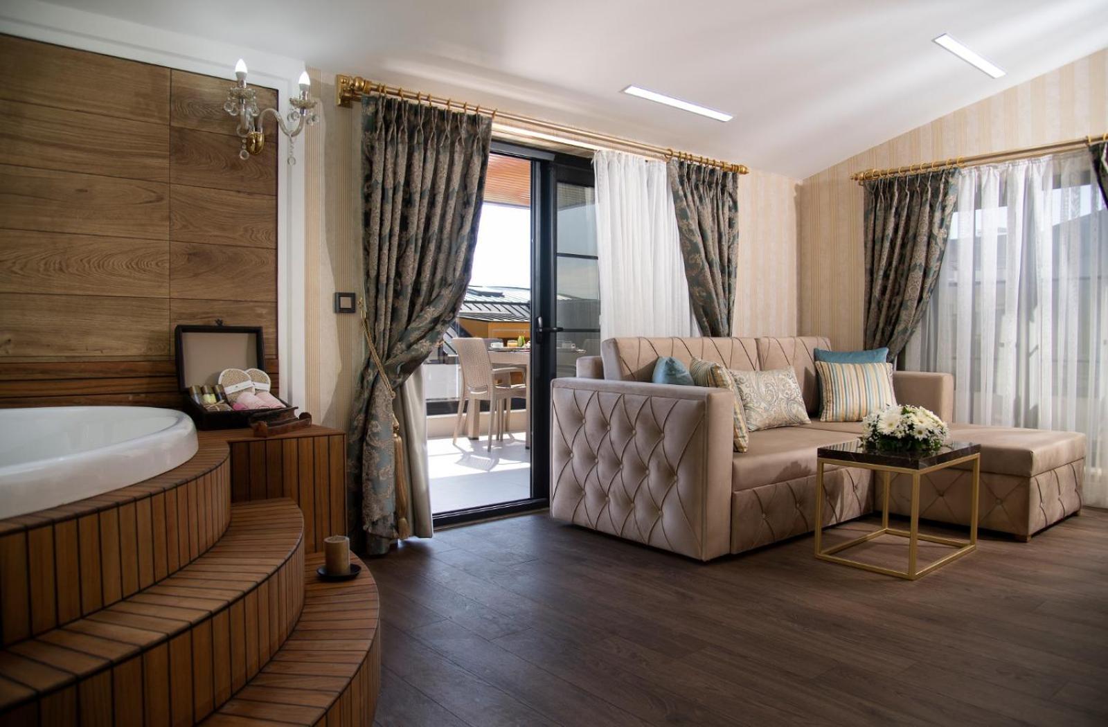 Jacuzzi Suite