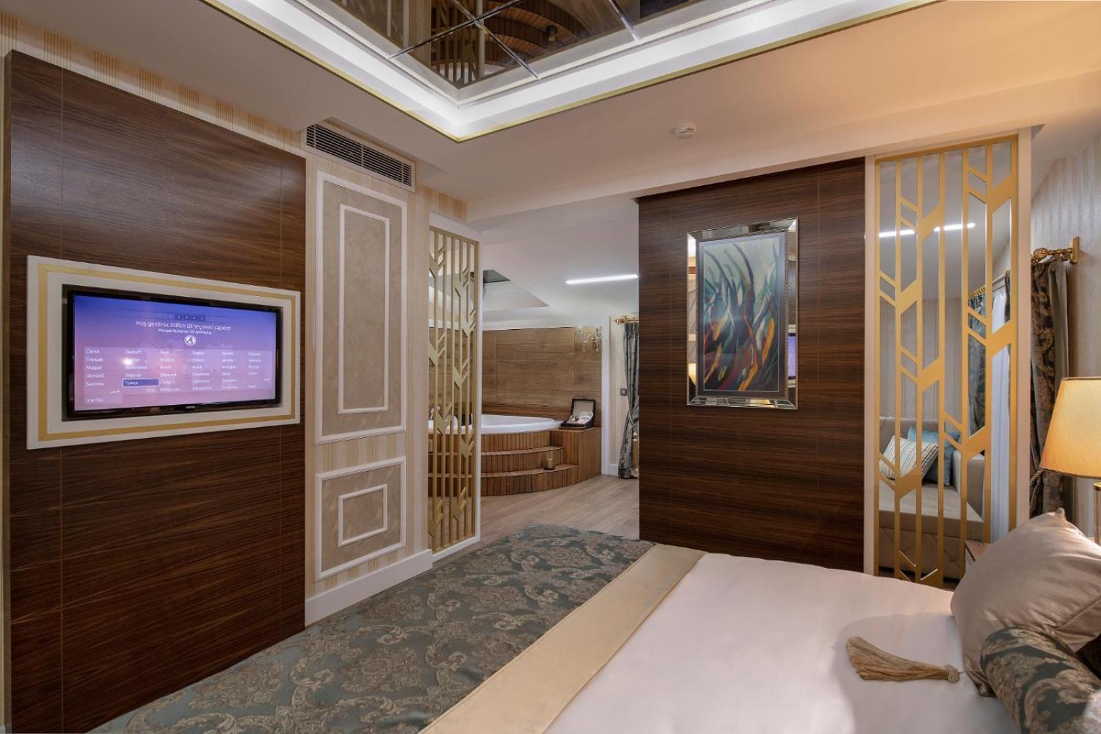 Jacuzzi Suite
