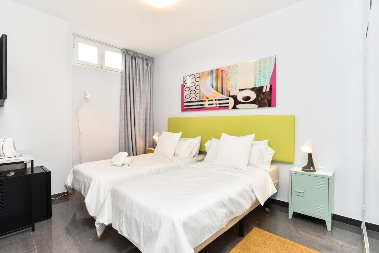 Small Double Room,1674813082:JPEG