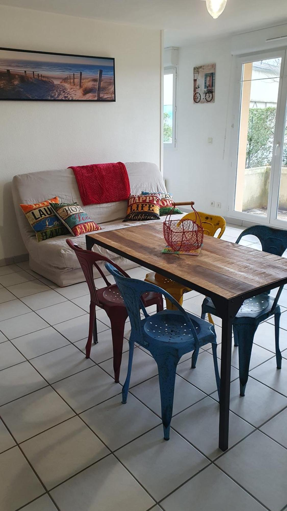 Two-Bedroom Apartment,771747526:JPEG