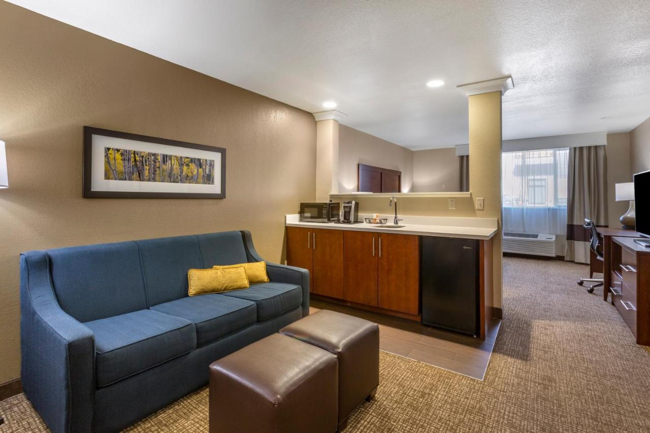 King Suite with Sofa Bed,1528503937:JPEG