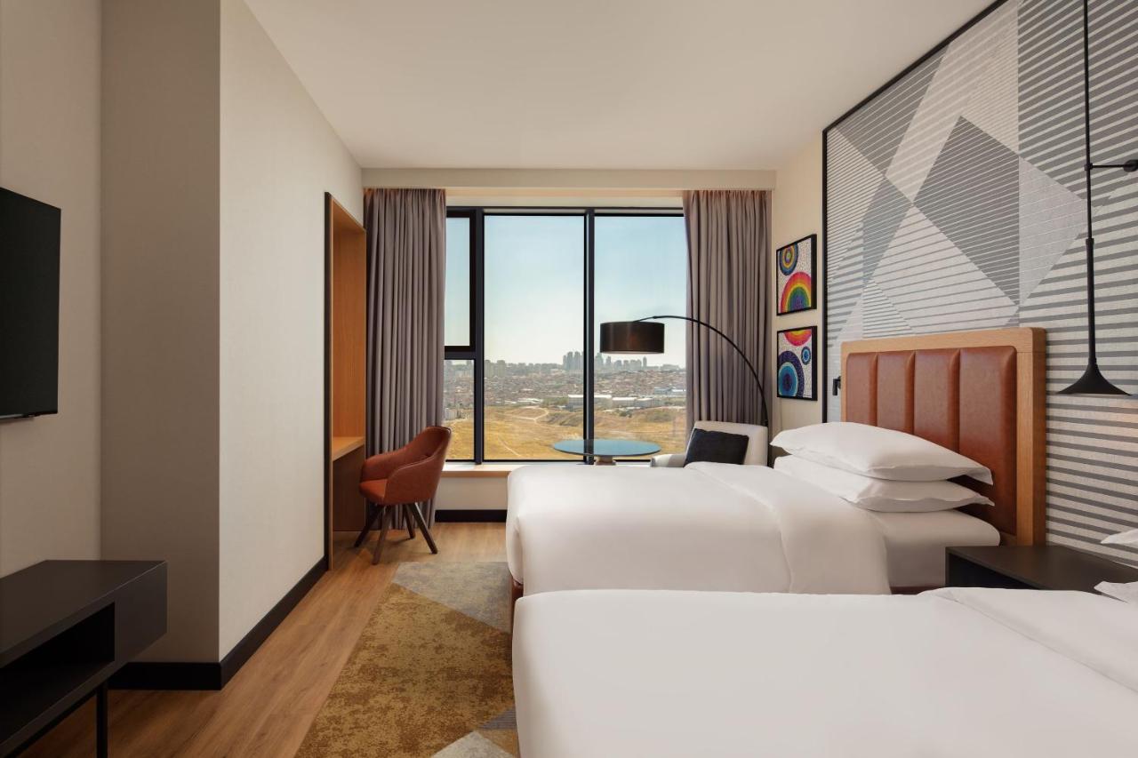 Deluxe Twin Room City View