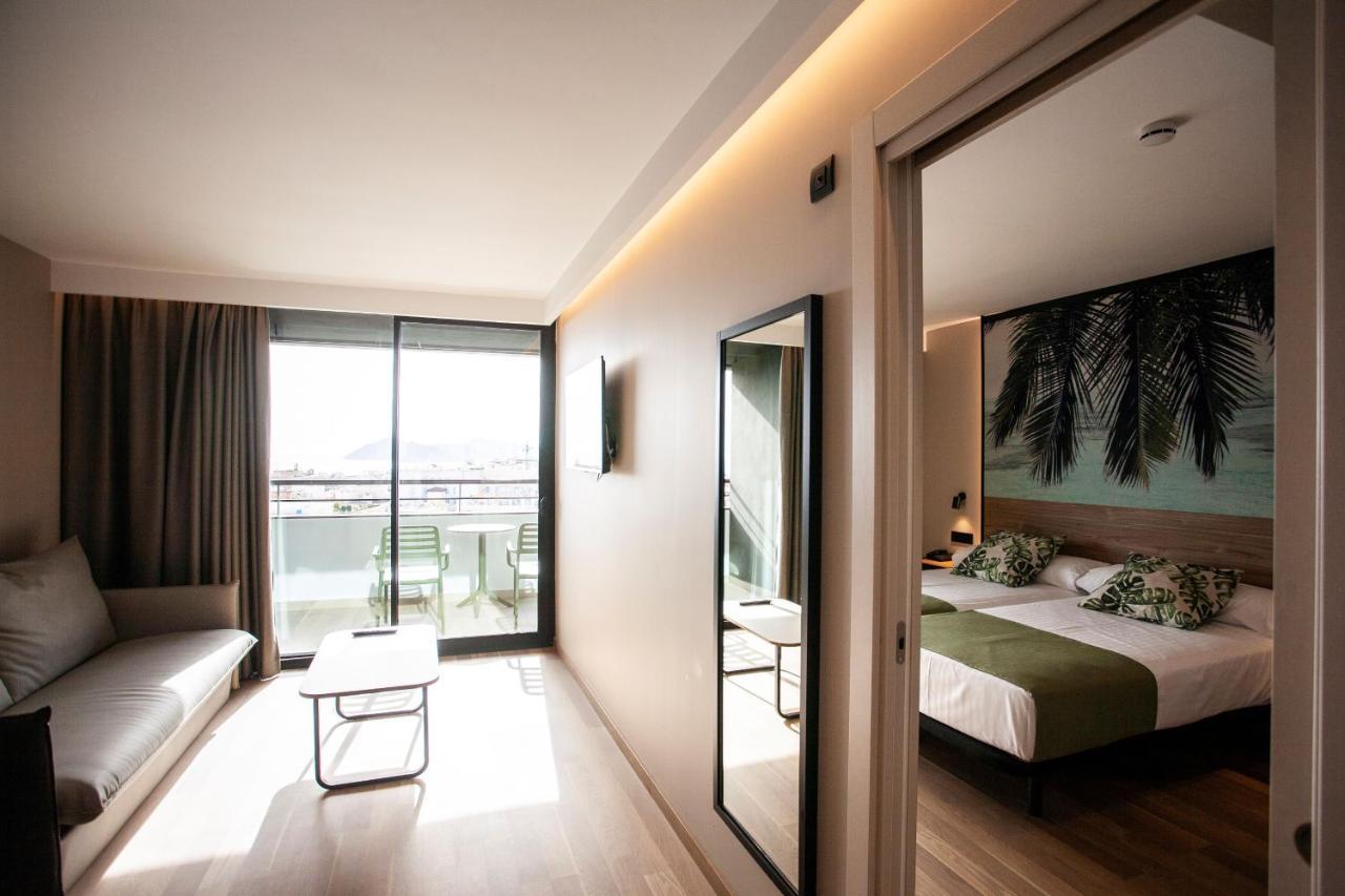 Deluxe Double Room (3 Adults + 1 Child),1365573482:JPEG