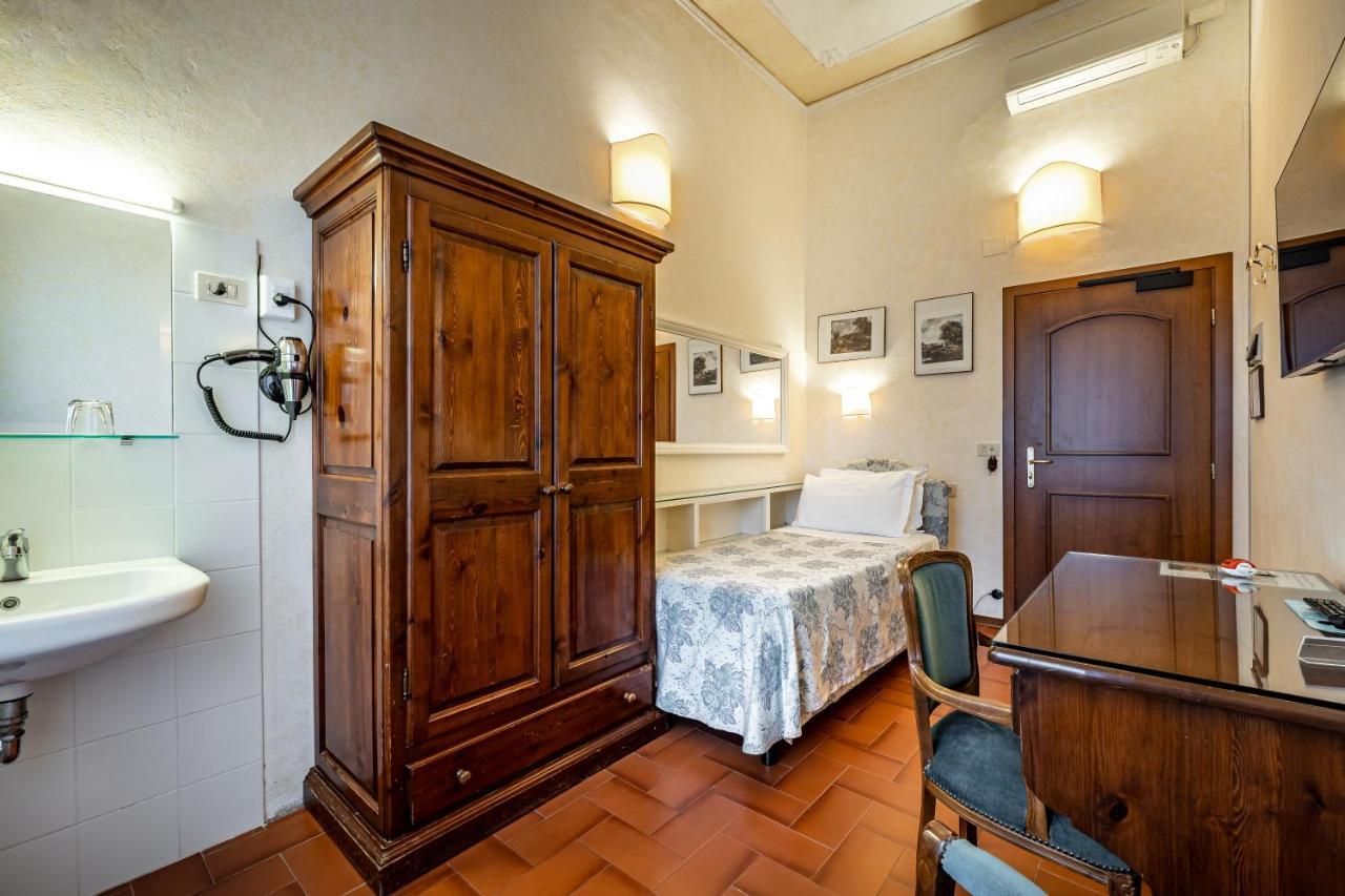 Single Room Private External Bathroom