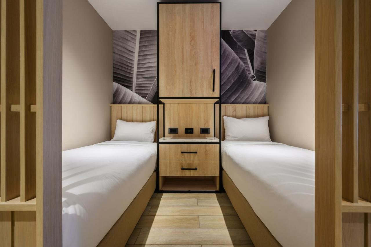 Family Suite with Pool Access,1366363010:JPEG