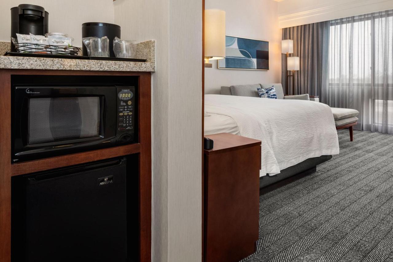 King Room with Bathtub and Sofa Bed - Mobility Access/Hearing Accessible