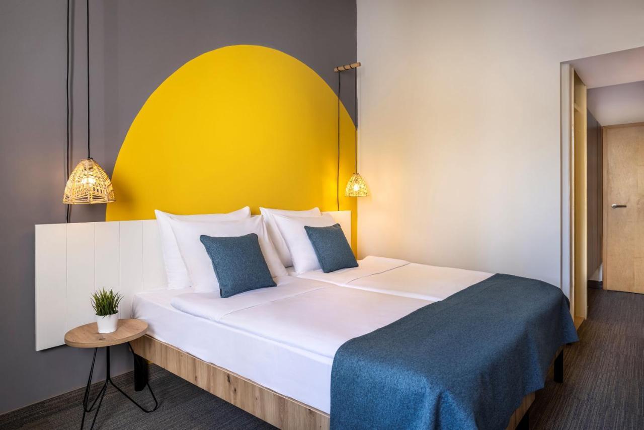 Room 21