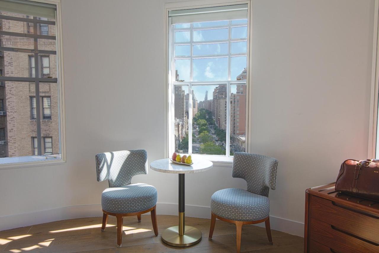 Quartos Comunicantes com 1 Cama King-size, 2 Camas Queen-size e Vista Broadway