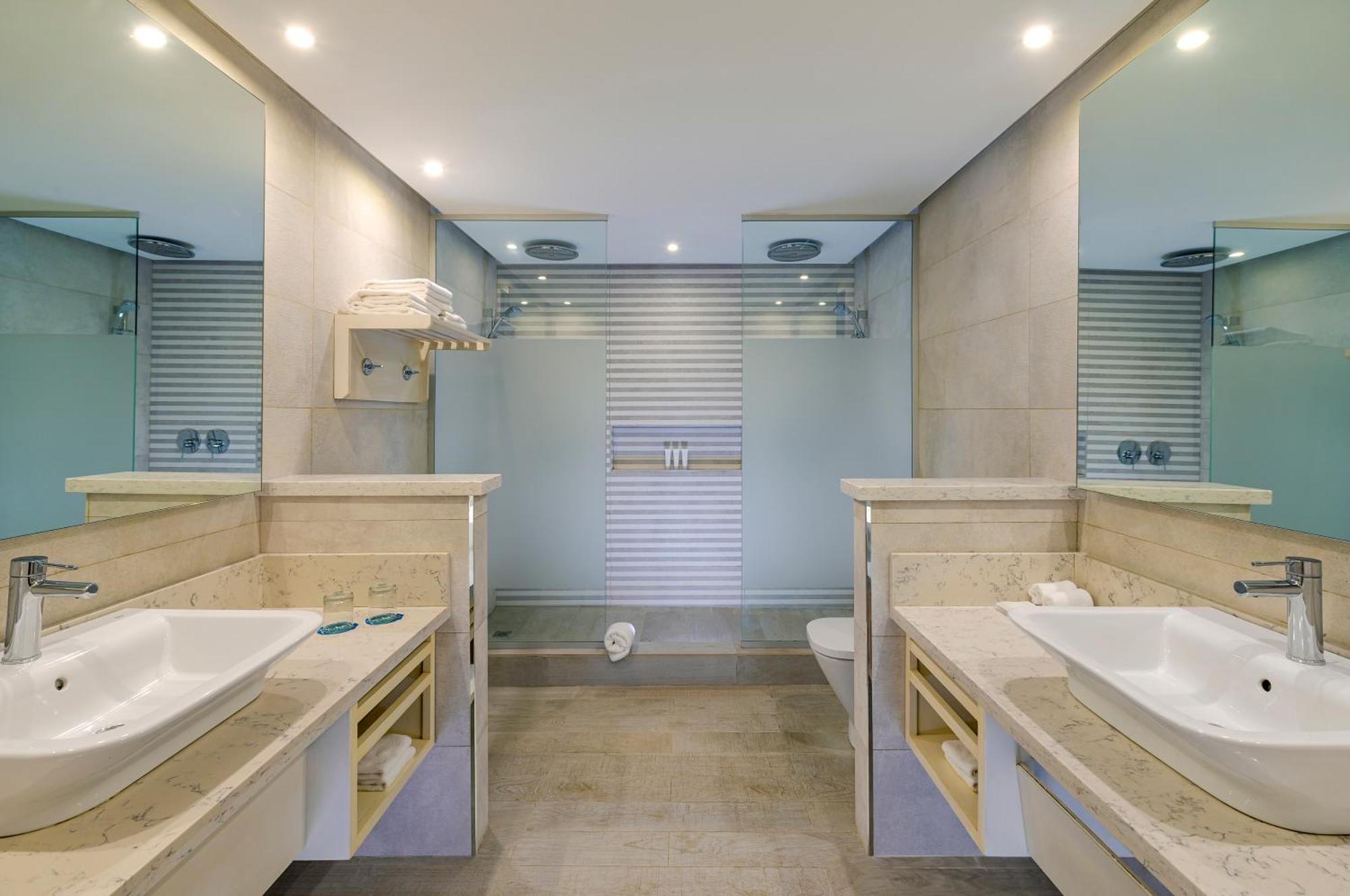 Privileged Romance Deluxe Junior Suite