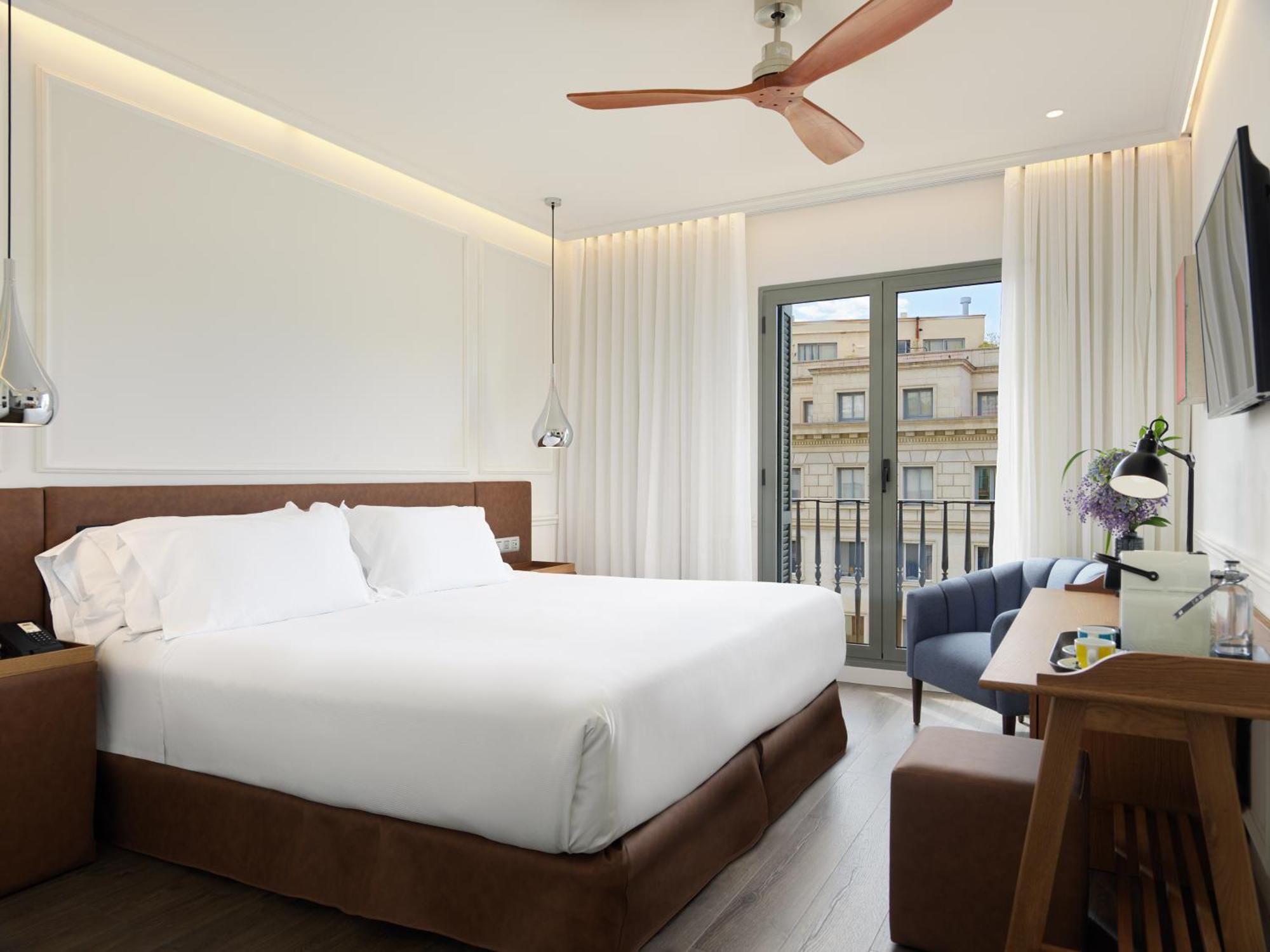 Deluxe Double Room with Balcony,1556714713:JPEG