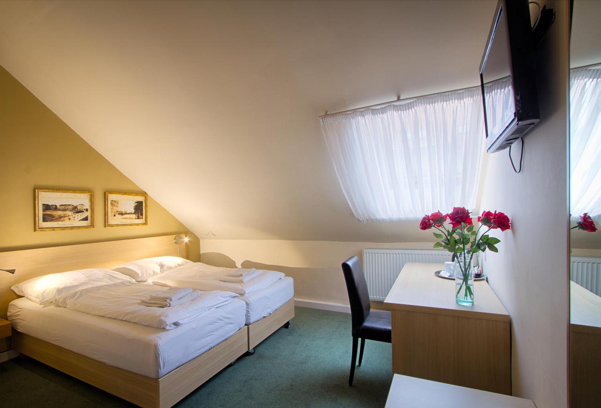 Double or Twin Economy Room Attic