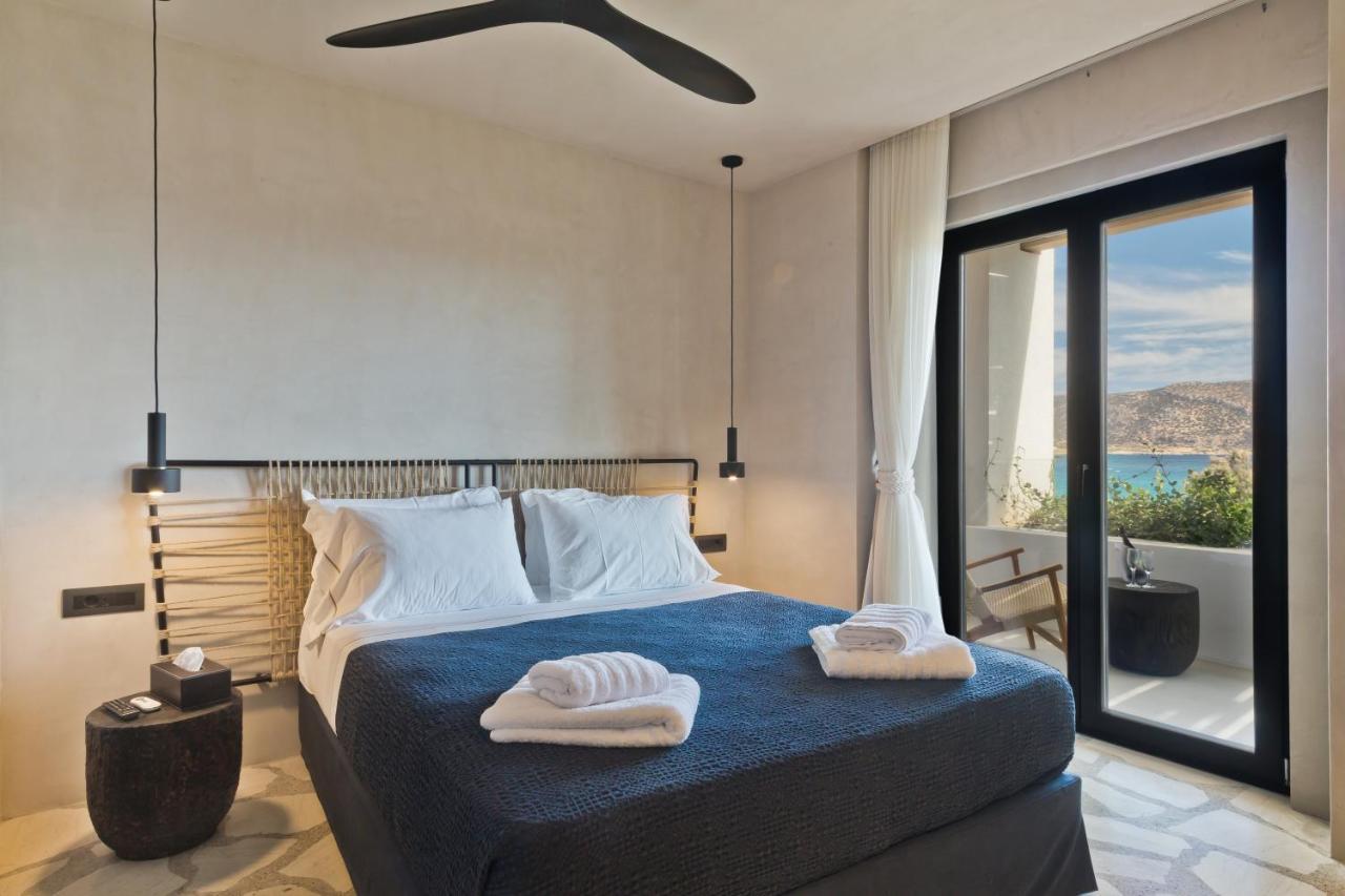 Doppelzimmer mit Balkon und Meerblick