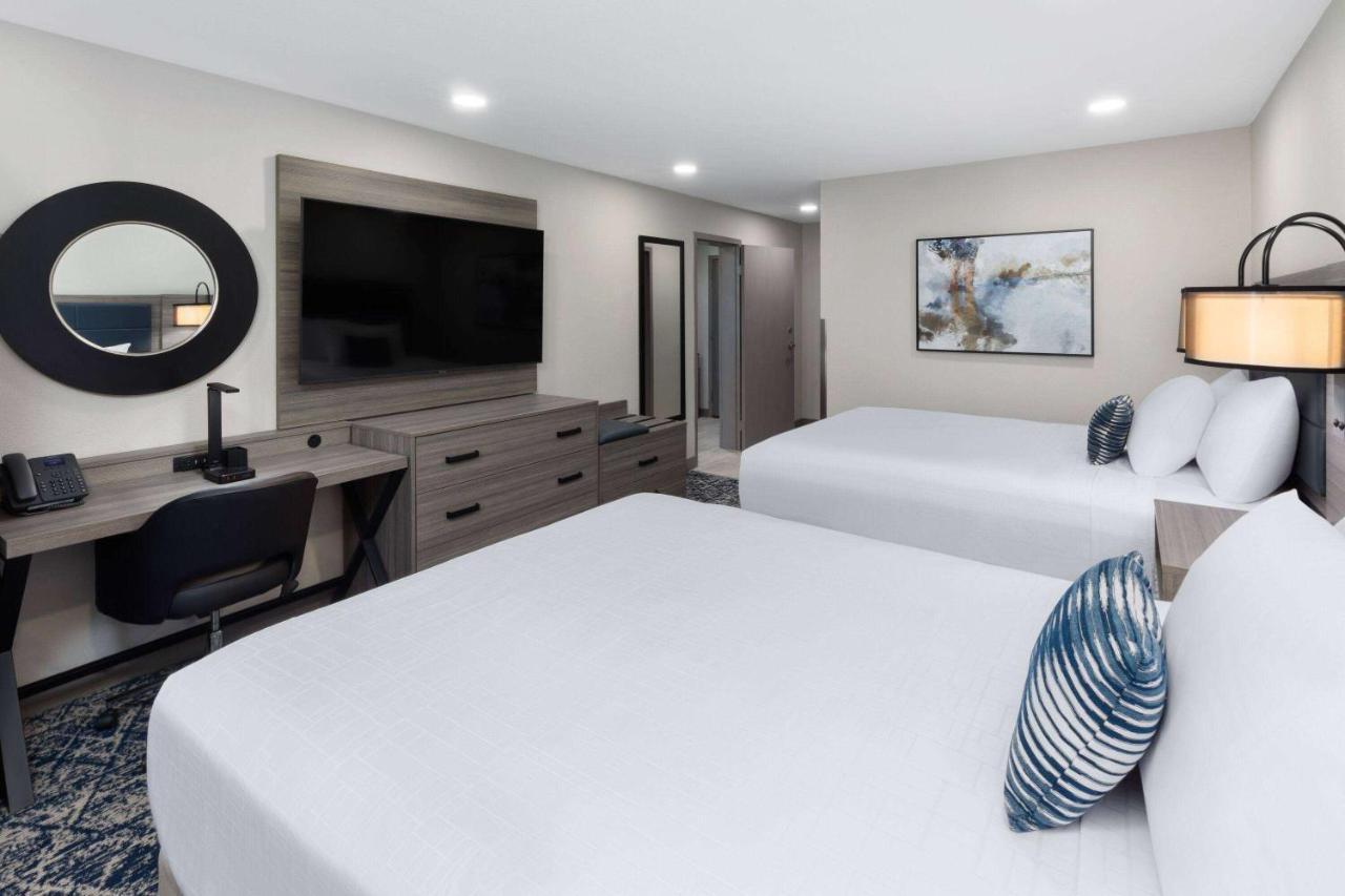 Suite with Two Queen Beds - Non-Smoking,1524566260:JPEG