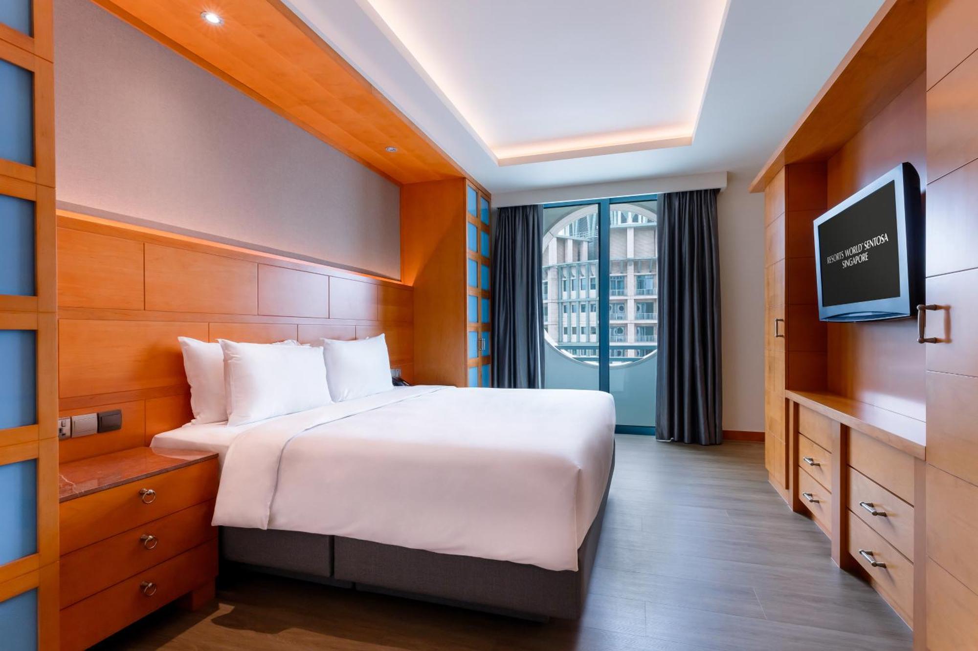 3D2N & Play Deluxe Room complimentary $100 SGD Dining Credits