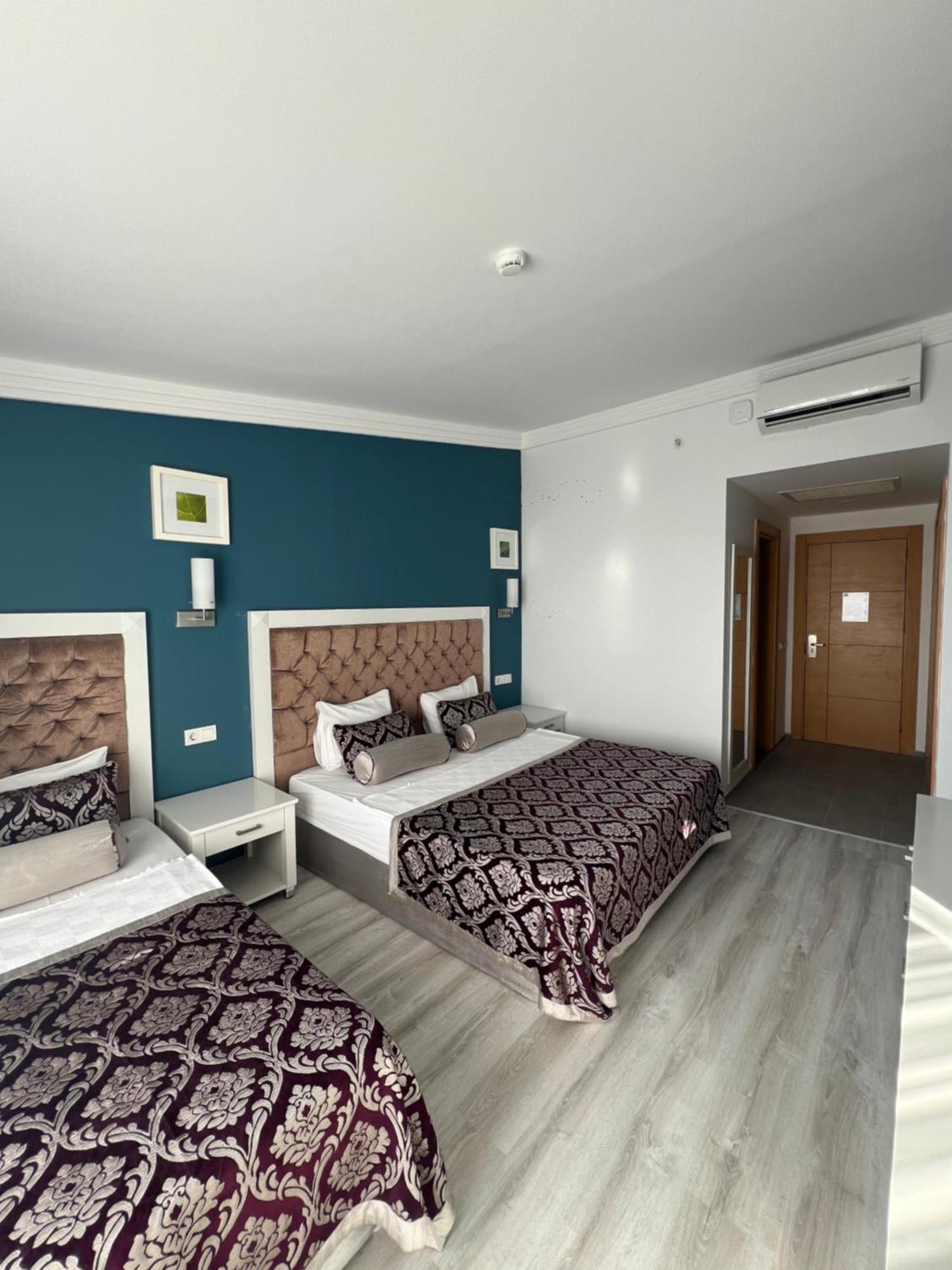 Standard Triple Room Sea View