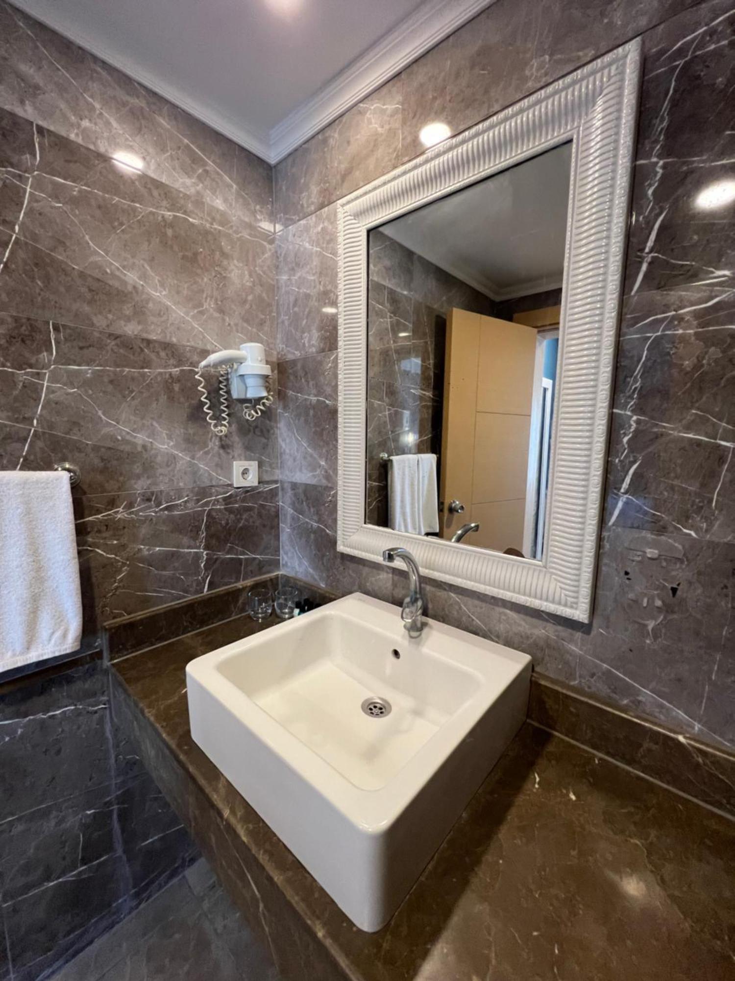 Standard Triple Room Sea View
