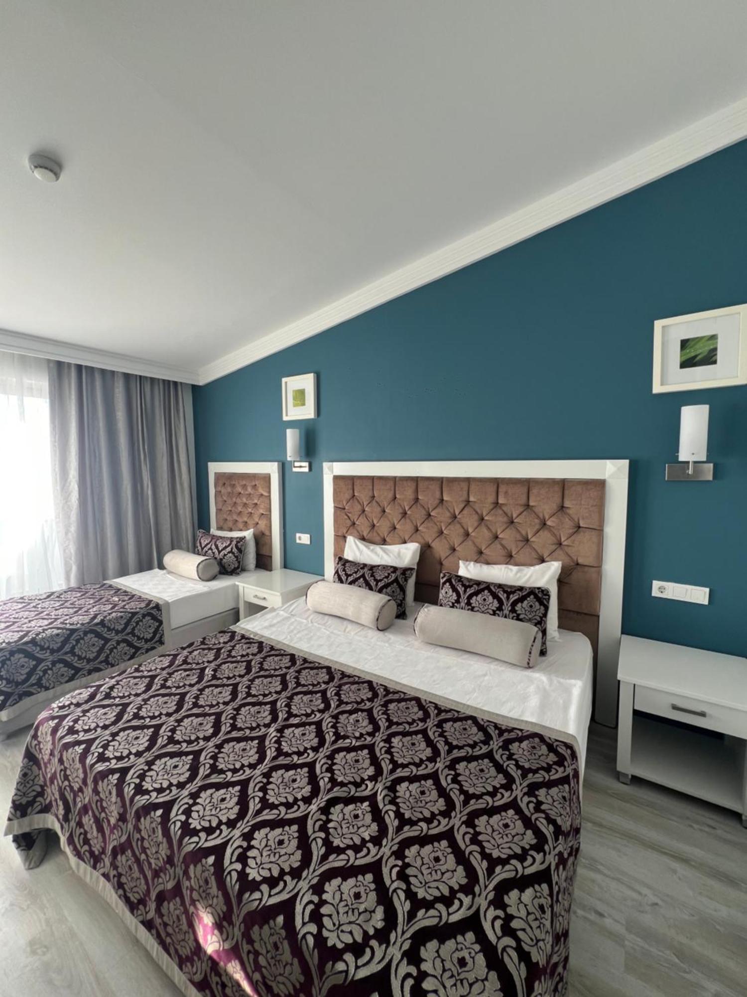 Standard Triple Room Sea View