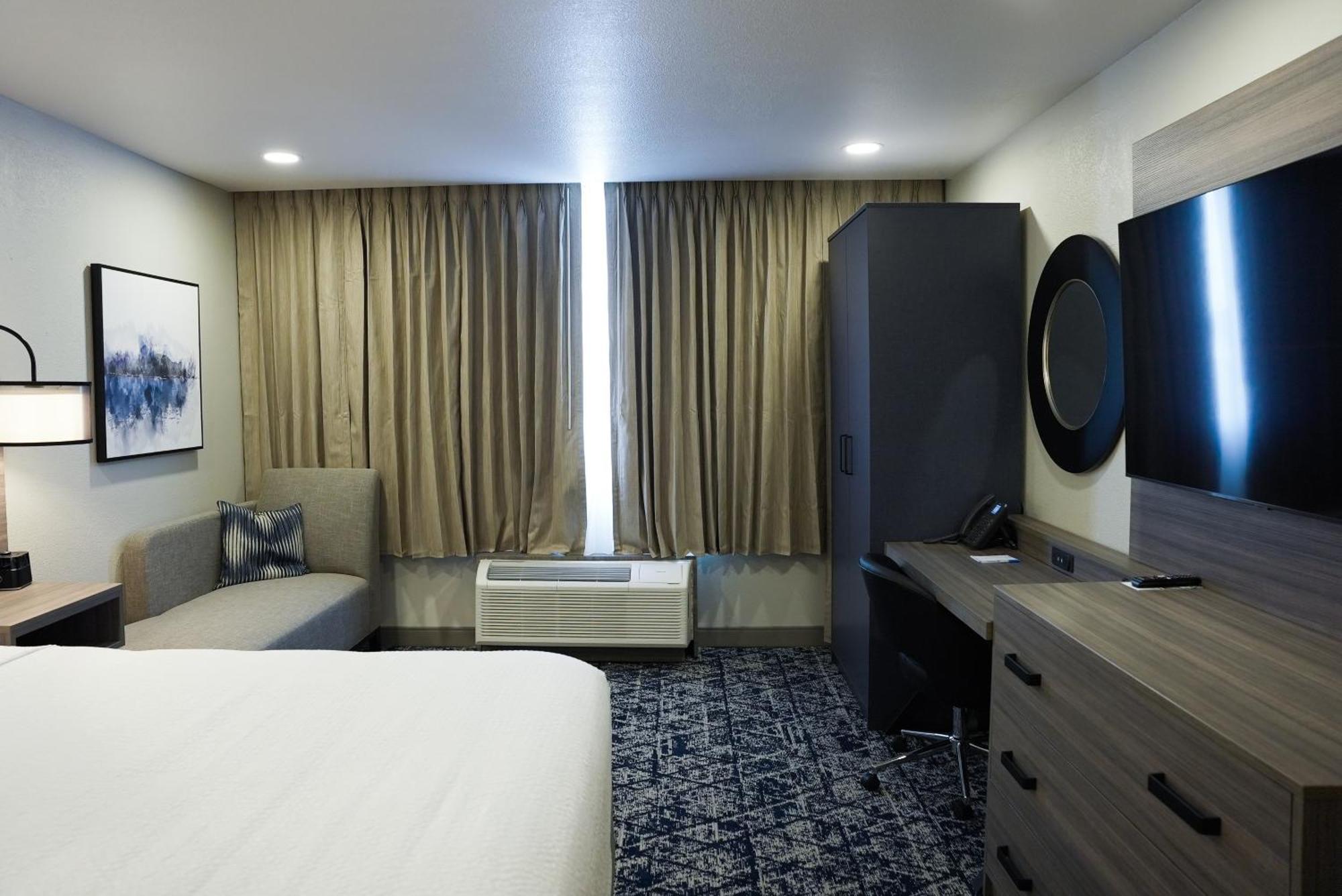 Presidential Suite - Non-Smoking,1524567424:JPEG
