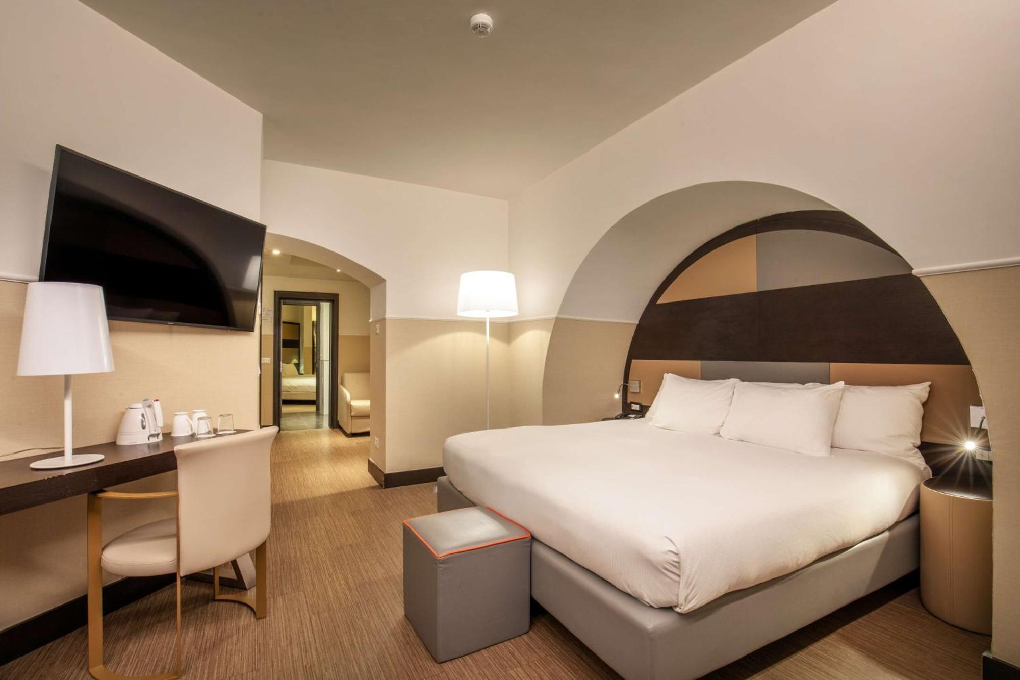 Family Connecting Rooms,1566907688:JPEG