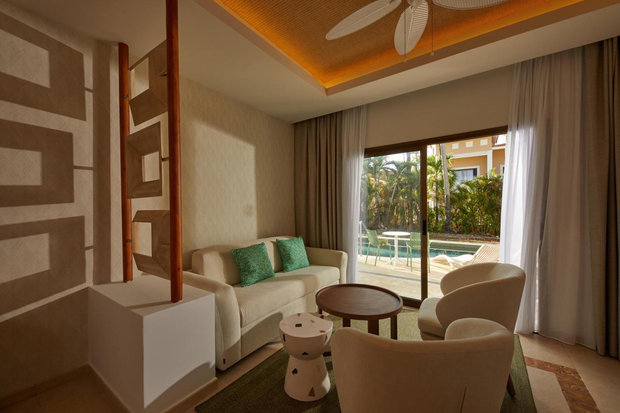 2 Double Beds Swim Up Premium Junior Suite SGL,1769869513:JPEG