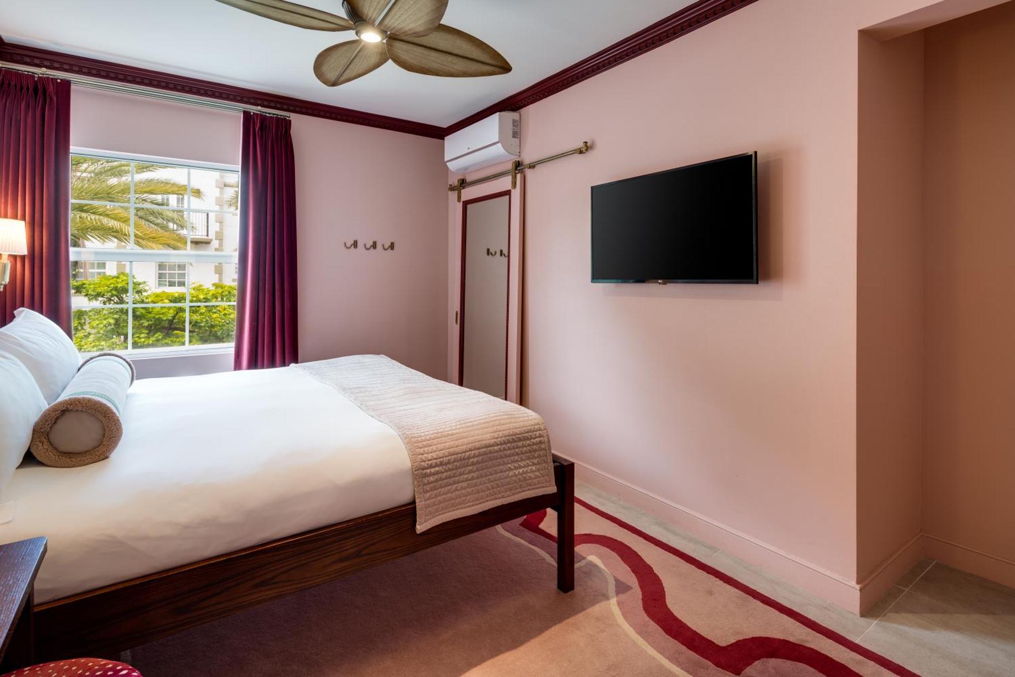Superior Kamer met Kingsize Bed en Uitzicht op de Stad