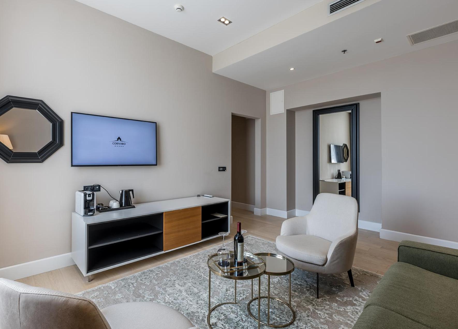 Superior King Suite